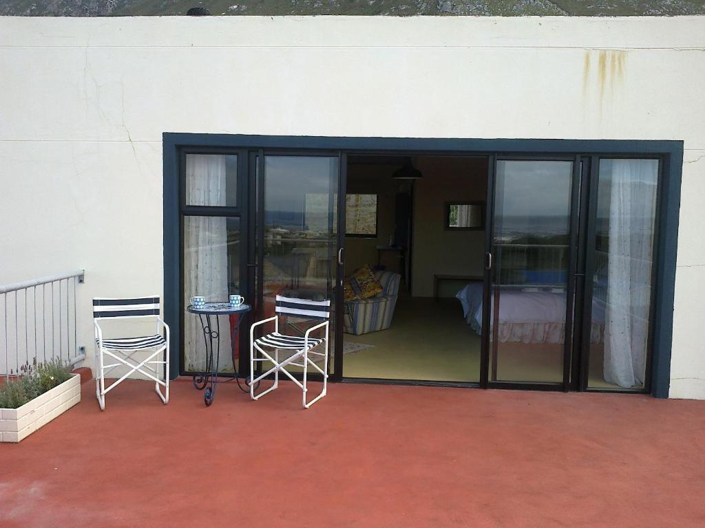 Jack'S Seaview Inn Bettyʼs Bay Buitenkant foto