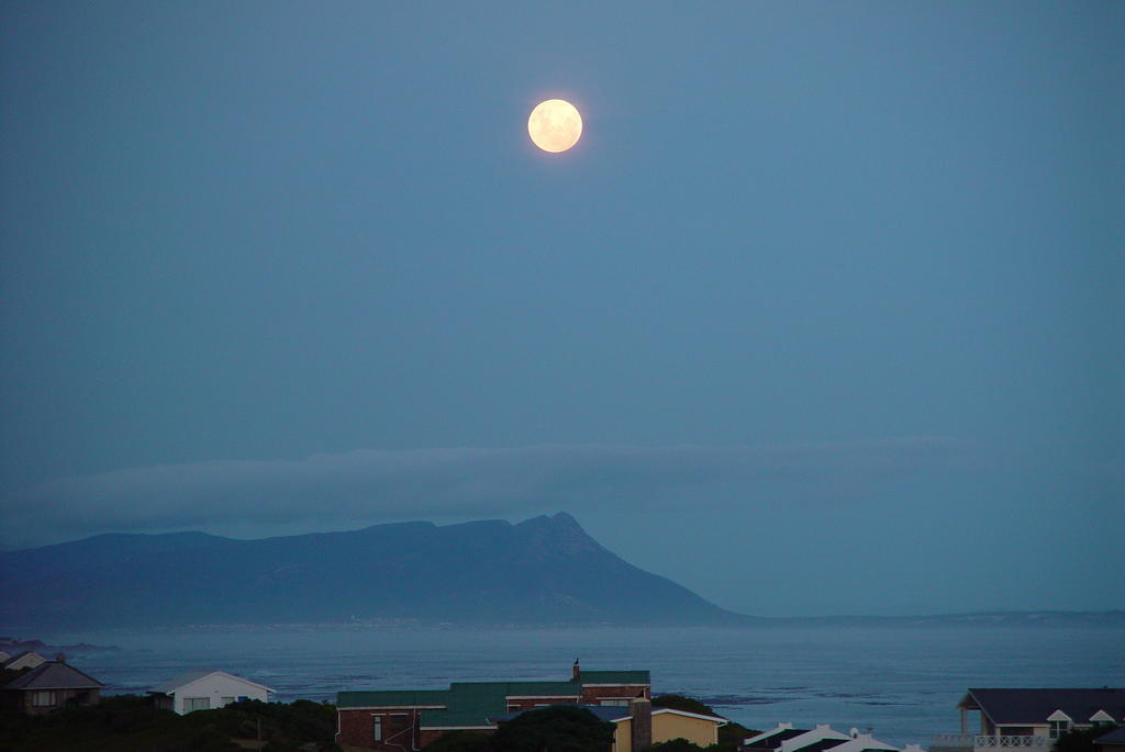 Jack'S Seaview Inn Bettyʼs Bay Buitenkant foto