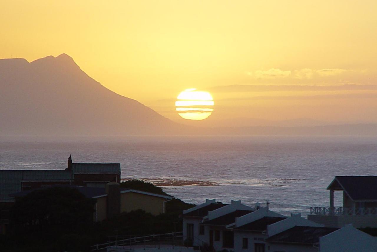 Jack'S Seaview Inn Bettyʼs Bay Buitenkant foto